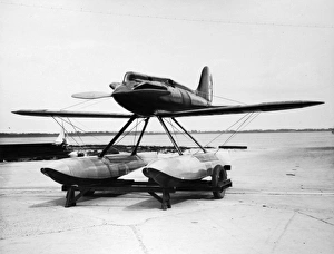 Images Dated 23rd September 2015: The Schneider Trophy 1929 - Calshot Spit, England