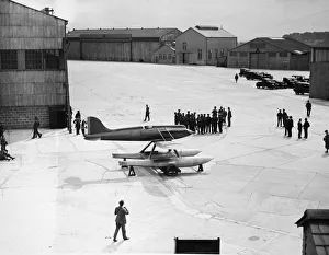 Images Dated 23rd September 2015: The Schneider Trophy 1929 - Calshot Spit, England
