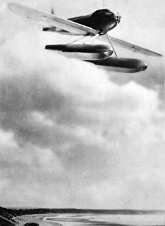 Images Dated 23rd September 2015: The Schneider Trophy 1929 - Calshot Spit, England