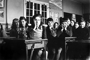Images Dated 3rd April 2012: Schoolchildren in class, Walton-on-the-Naze, Essex