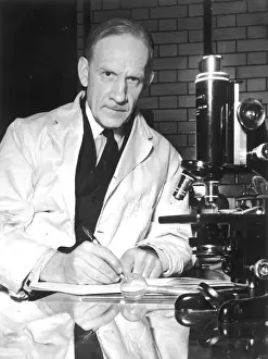 Penicillin Prints: Science / Robert Robinson
