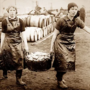 Scottish fisher girls (herring gutters and packers)