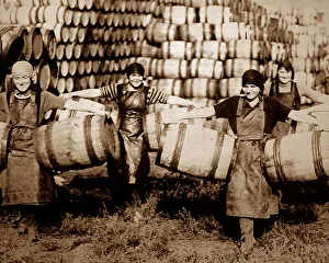 Scottish fisher girls (herring gutters and packers)