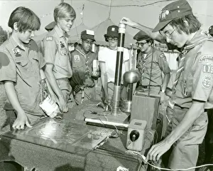 Demonstrates Prints: Scouts learn about science