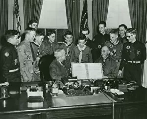Images Dated 4th July 2011: Scouts with President Truman