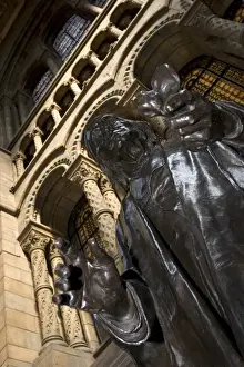 Sculpture of Richard Owen