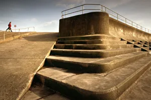 Footpath Gallery: Sea wall at Severn Beach, a village on the Severn Estuary
