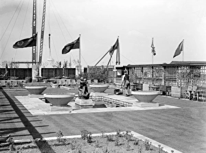 Images Dated 2nd April 2012: Selfridges Roof Terrace