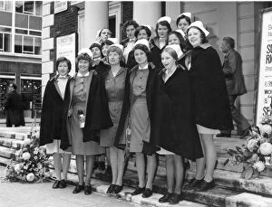 Nursing Collection: Semi-formal group of 14 nurses, London