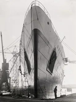 Shipyard Gallery: September 1934 - Queen Mary ocean liner Clydebank, Scotland