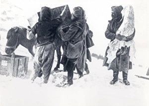 Images Dated 22nd November 2011: Serbian troops retreating through Albania, WW1