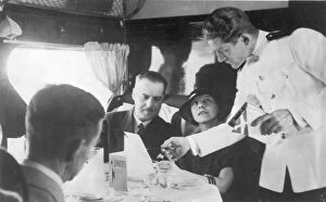 Images Dated 26th January 2014: Service aboard Short L17 Scylla G-ACJJ of Imperial Airways