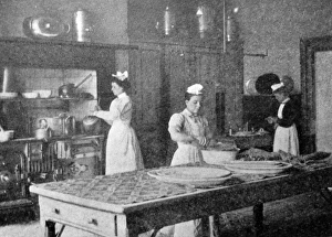 Images Dated 13th July 2017: Shaftesbury Home, Ealing - Cookery Instruction