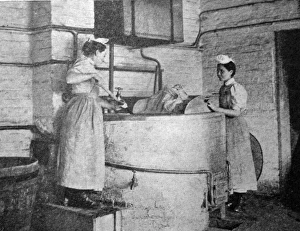 Images Dated 13th July 2017: Shaftesbury Home, Ealing - Washing