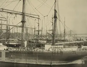 Shipping in the East River, New York