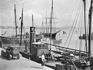 Steamship Gallery: Ships and boats in a harbour