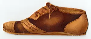 Laces Prints: Shoe-shaped Christmas card
