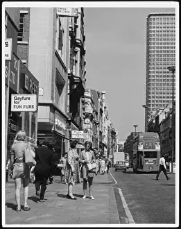 Pause Prints: Shopping on Oxford St