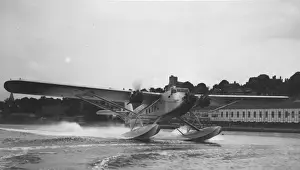 Valetta Prints: Short S11 Valetta running on water