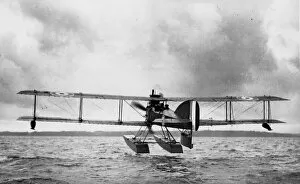 WWI Aircraft Collection: Short seaplane Type 184 hovering above the sea, WW1