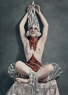 Showgirl from New York - Paris at the Casino de Paris, Paris