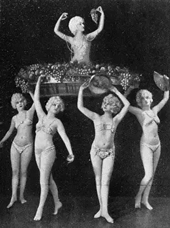 Showgirls in a scene from the Wintergarten Theatre, Berlin Date: circa 1920s