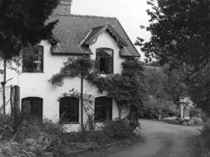Lattice Prints: Shropshire Cottage