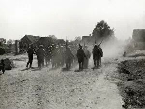 Flanders Collection: Siberian Infantry returning from the front, WWI