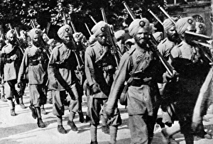 Images Dated 18th April 2004: Sikhs on the march