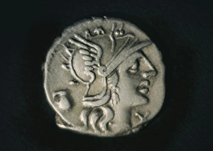X7caf Me Collection: Silver Denarius with depiction of Rome deified with