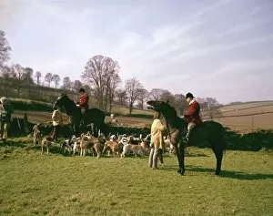 Silverton Foxhounds and two huntsmen, Devon