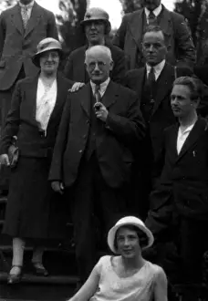 Architects Prints: Sir Edwin Lutyens with a group of admiring architects