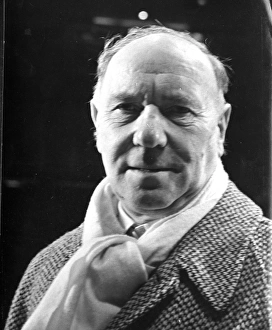Images Dated 20th August 2015: Sir Ralph Richardson, English actor
