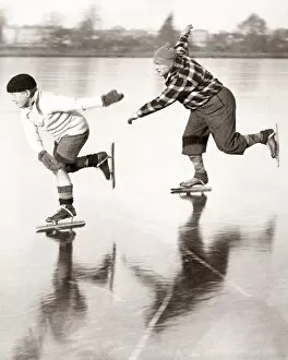 Skates Gallery: Skating on the ice at Rickmansworth, England, 1933