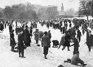Ponds Prints: Skating on St. Jamess Park lake during winter of 1947