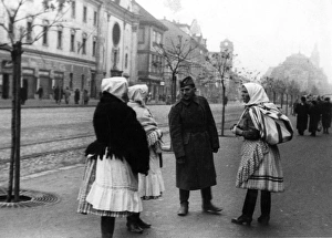 Images Dated 31st August 2011: Slovak Refugee Women