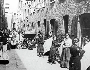 Slum Prints: Slum housing in London, Victorian period