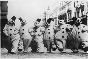 Humour Collection: Six Snowmen