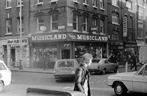 Sign Gallery: Soho, London - 44 Berwick Street W1
