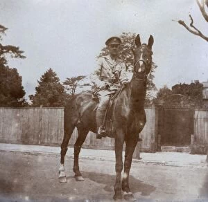 Images Dated 15th February 2017: Soldier of the Royal Fusiliers on horseback, WW1