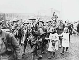 WWI Soldiers Gallery: Soldiers in Lille 1918