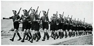 Puttee Collection: Soldiers marching in shorts in Wales, September 1939