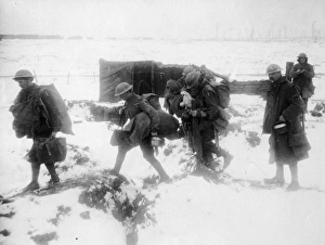 Images Dated 22nd May 2014: Soldiers in snow on the Western Front, WW1