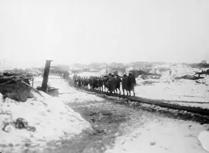 Images Dated 22nd May 2014: Soldiers in snow on the Western Front, WW1