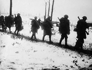 Images Dated 22nd May 2014: Soldiers in snow on the Western Front, WW1