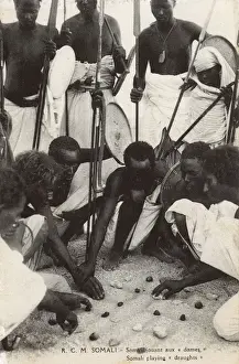 Somalian - Somali warriors playing draughts