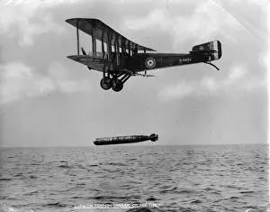 Sopwith Cuckoo N6954 dropping a MkIX torpedo