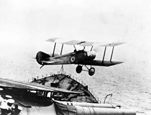 Bi Plane Collection: Sopwith Pup taking off from HMS Repulse, WW1