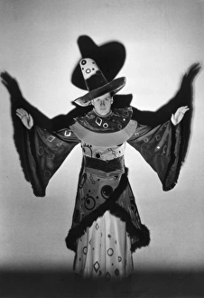 Alchemist Gallery: Sorcerers Costume
