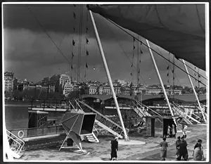 Over Looking Prints: South Bank Promenade